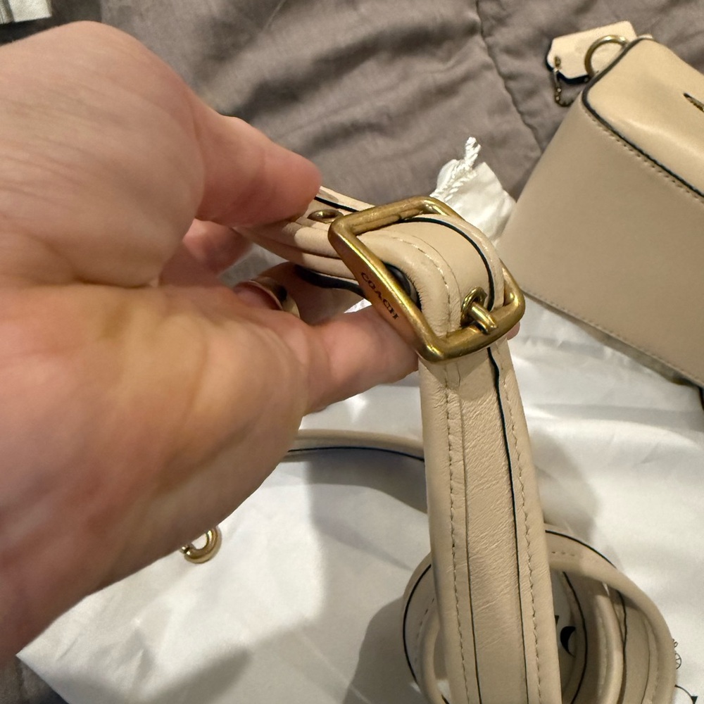 Coach Tabby Cream Leather Bag - Picture 9 of 11